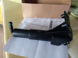 Lavafaros derecho Toyota Avensis