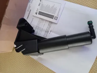 Lavafaros derecho Toyota Avensis