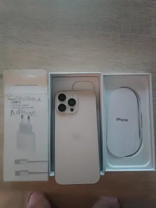 iPhone 16 Pro Max Dorado
