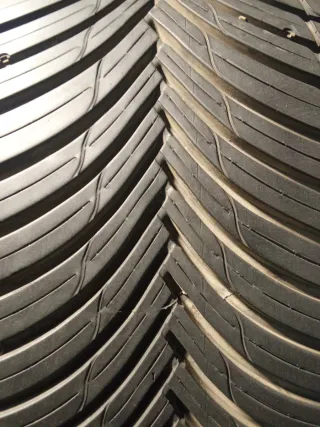 Neumáticos 225/40R18 92W