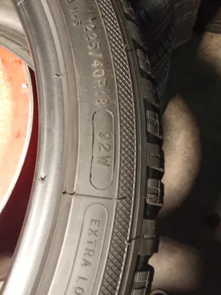 Neumáticos 225/40R18 92W