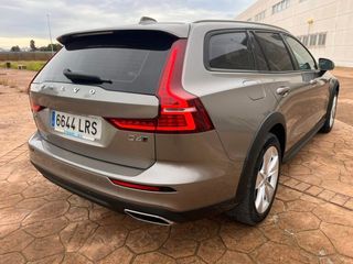 Volvo V60 CROSSCOUNTRY D4 4X4 2021 DESDE 328€/MES