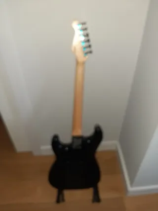 Guitarra Eléctrica Aria Pro II STG y amplificador