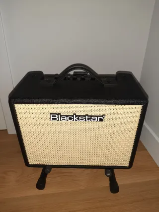 Guitarra Eléctrica Aria Pro II STG y amplificador