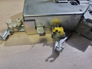 Cerradura Puerta Lateral Derecha Ford Transit