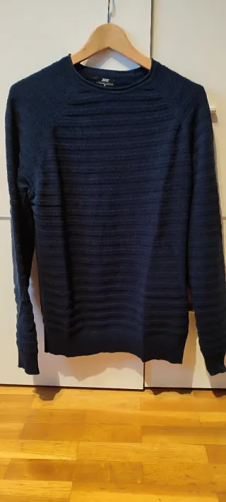 Jersey azul oscuro talla M