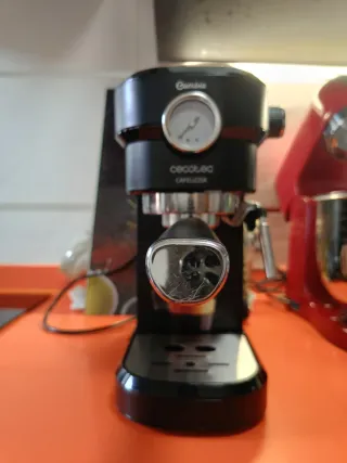 Cafetera Espresso Cecotec Cafelizzia 790