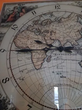 Orologio da parete in vetro 60x60 cm.