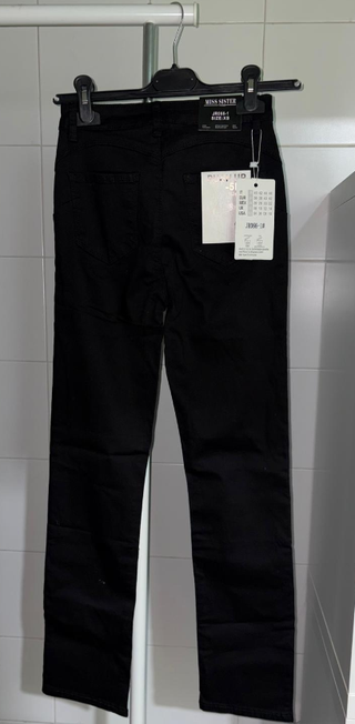 Pantalón negro efecto push up
