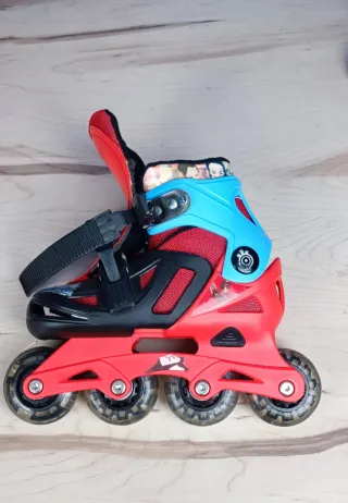 Patines Código Lyoko con protecciones y bolsa