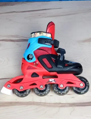 Patines Código Lyoko con protecciones y bolsa