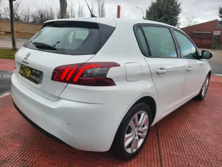 Peugeot 308 2021