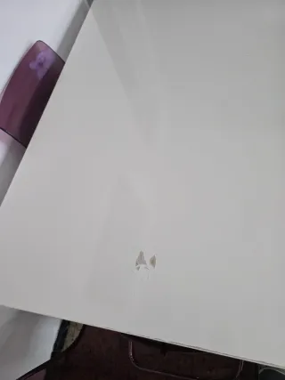 Mesa Blanca Diseño + 4 Sillas de diseño