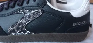 Zapatillas Skechers Talla 37 con detalle  pedrería