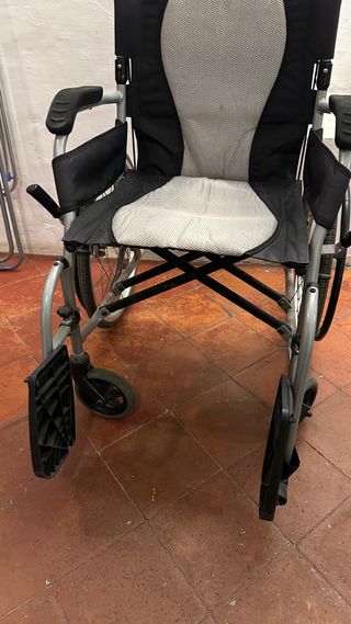 Silla de ruedas Karma ligera plegable