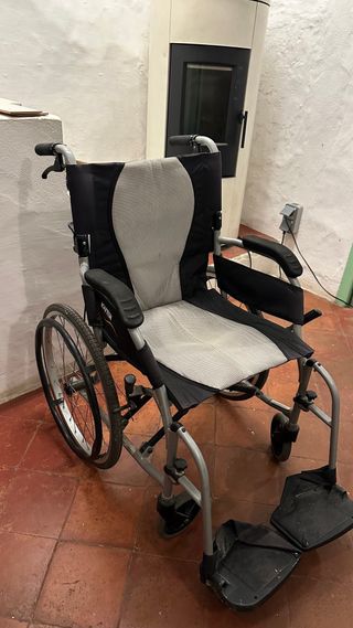 Silla de ruedas Karma ligera plegable