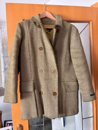 Chaquetón Guess verde y amarillo