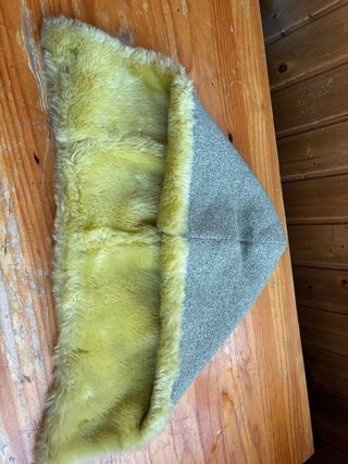 Chaquetón Guess verde y amarillo