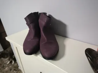 Botines granate brillante talla 41 en buen estado