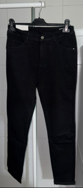 Pantalón negro push up (varias tallas disp)