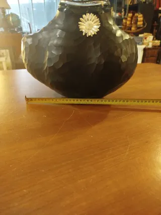 Vaso di design in vetro nero