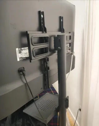 Soporte TV con ruedas y bandeja