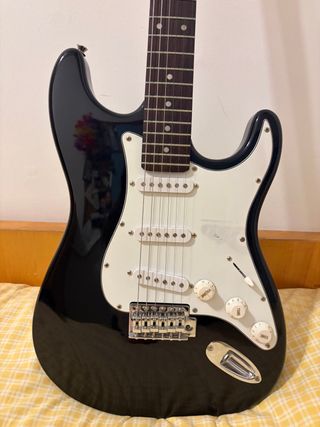Guitarra Eléctrica Aria STG Series Stratocaster