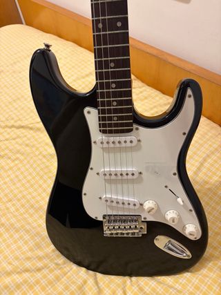 Guitarra Eléctrica Aria STG Series Stratocaster