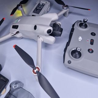 DJI Mini 4 Pro Drone + Control + Care Refresh