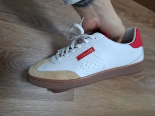 Zapatillas Aigner Blancas y Rojas