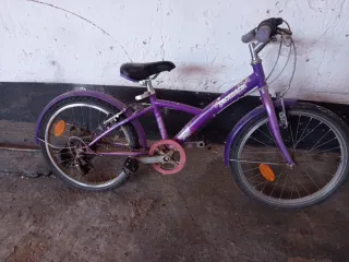 Bicicleta niña morada