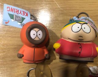 Lote South Park Gorro y Figuras Cartman Kenny