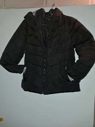 Cazadora acolchada negra mujer