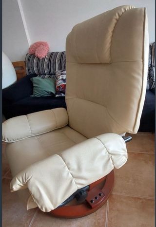 Sillón individual cómodo color crema