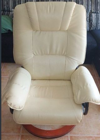 Sillón individual cómodo color crema