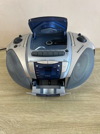 Radio CD Sanyo Plata y Azul