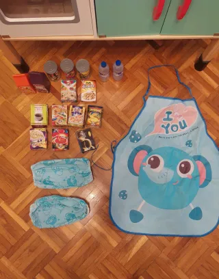 Cocina de madera de juguete con accesorios