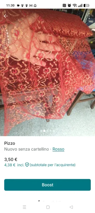 Pizzo azzurro con motivo floreale