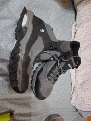 Botas de montaña Talla 36 casi nuevas