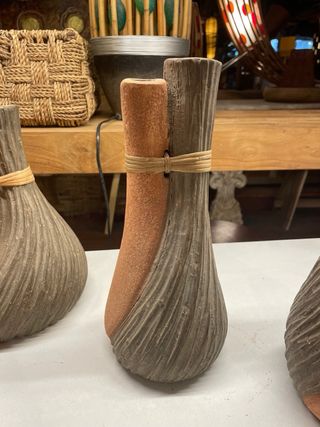 Jarrón decorativo terracota y bambú