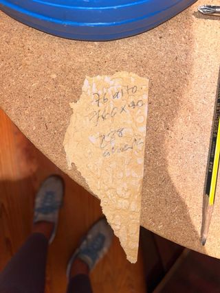 Mesa de madera con 4 sillas NEGOCIABLE