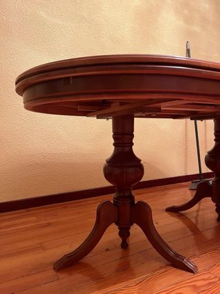 Mesa de madera con 4 sillas NEGOCIABLE