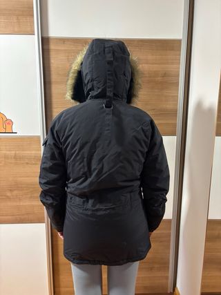 Chaqueta Carhartt Negra Larga con Capucha de Pelo