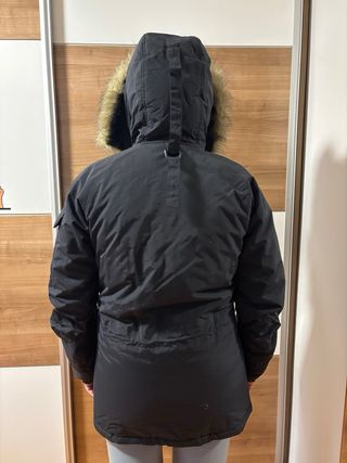 Chaqueta Carhartt Negra Larga con Capucha de Pelo