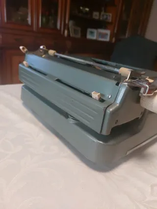 Máquina de escribir antigua Andina