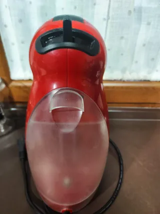 Cafetera Dolce Gusto Roja