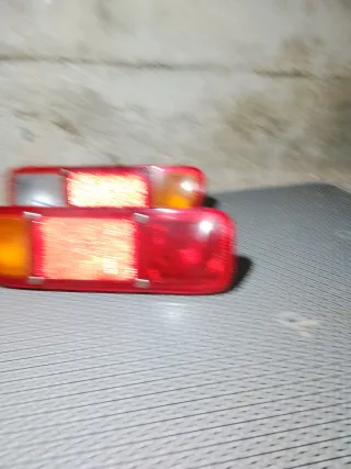 Pilotos Traseros Nissan Terrano II