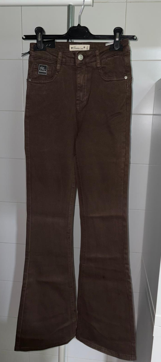 Pantalón campana push up marrón