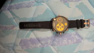 Reloj Diesel Negro y Dorado