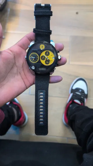 Reloj Diesel Negro y Dorado